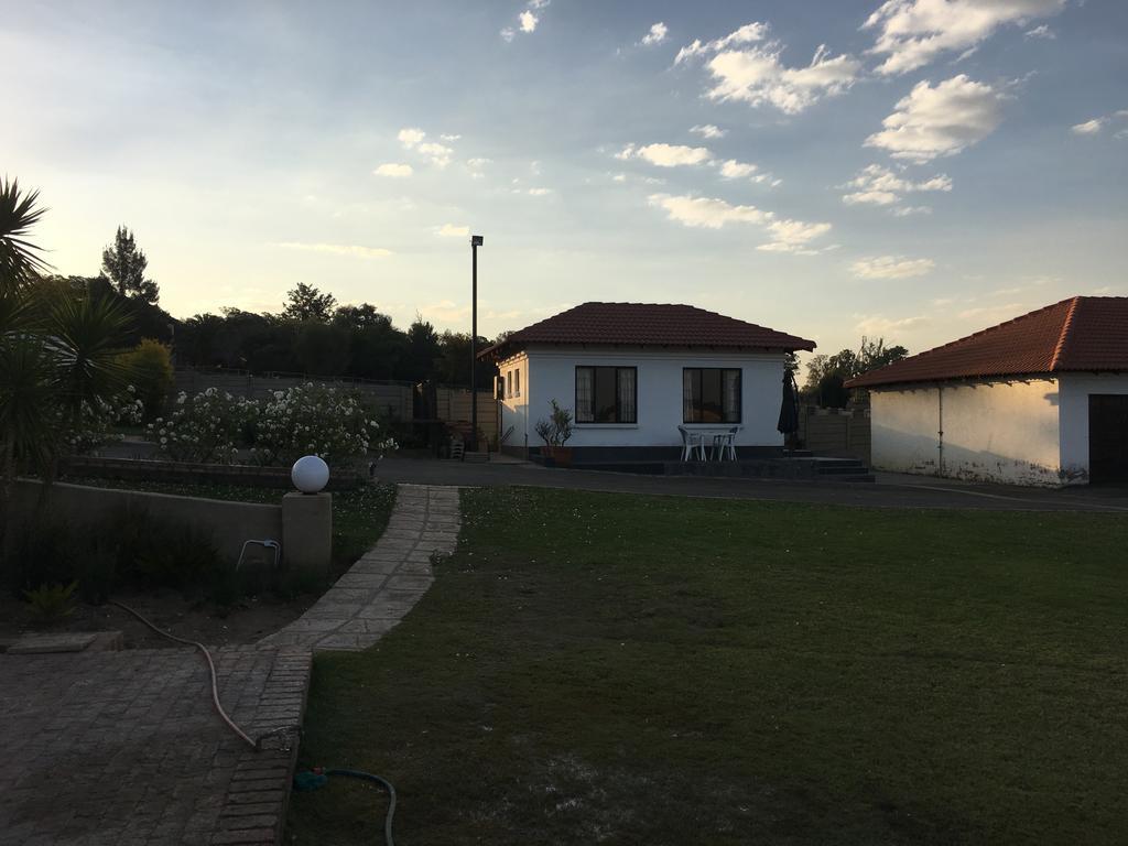 Bottom Of Boden Hotel Benoni Bagian luar foto