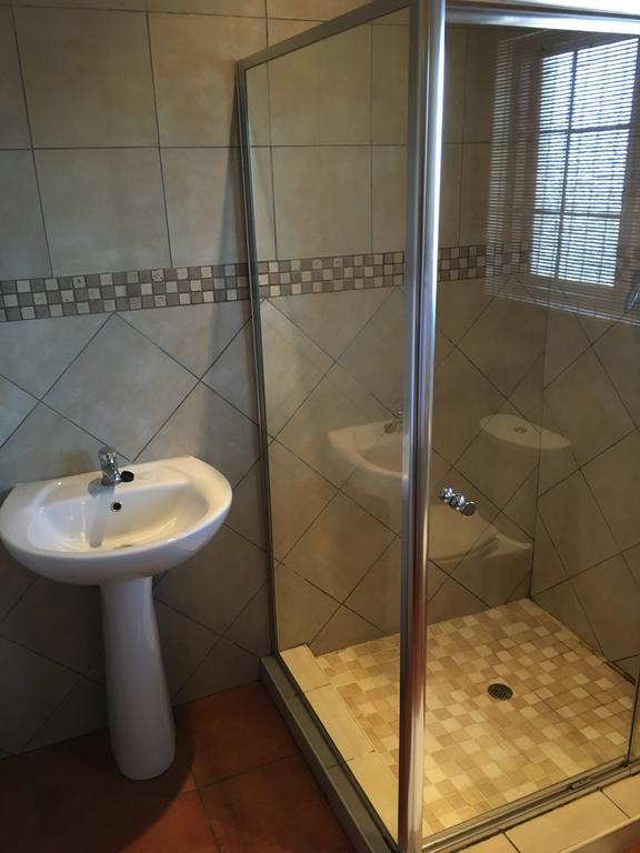 Bottom Of Boden Hotel Benoni Bagian luar foto