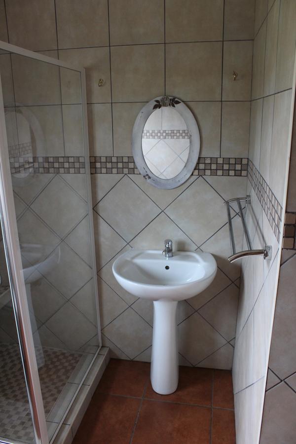 Bottom Of Boden Hotel Benoni Bagian luar foto