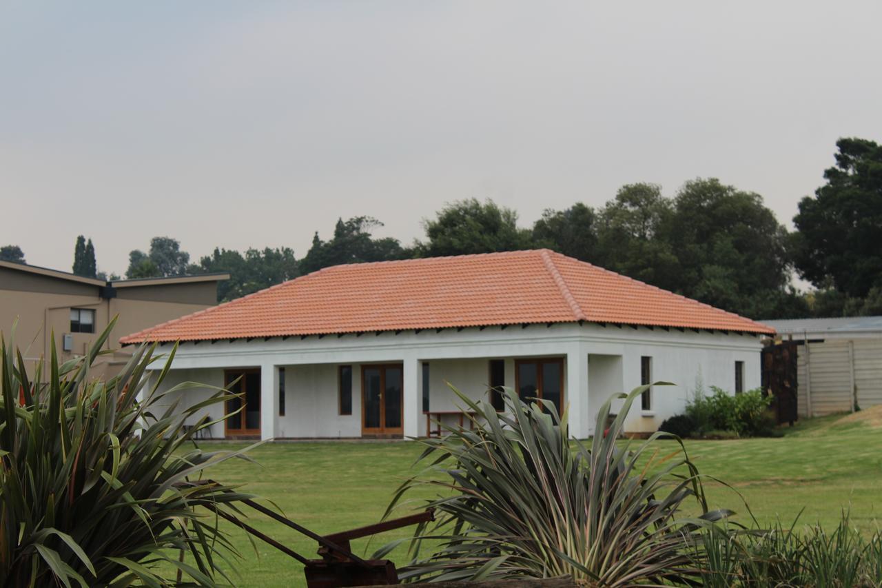 Bottom Of Boden Hotel Benoni Bagian luar foto