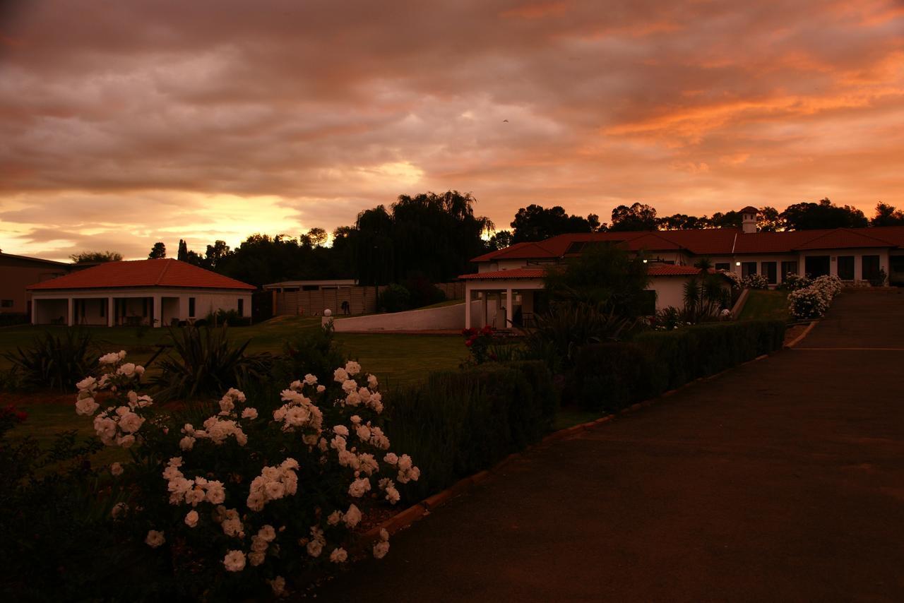 Bottom Of Boden Hotel Benoni Bagian luar foto