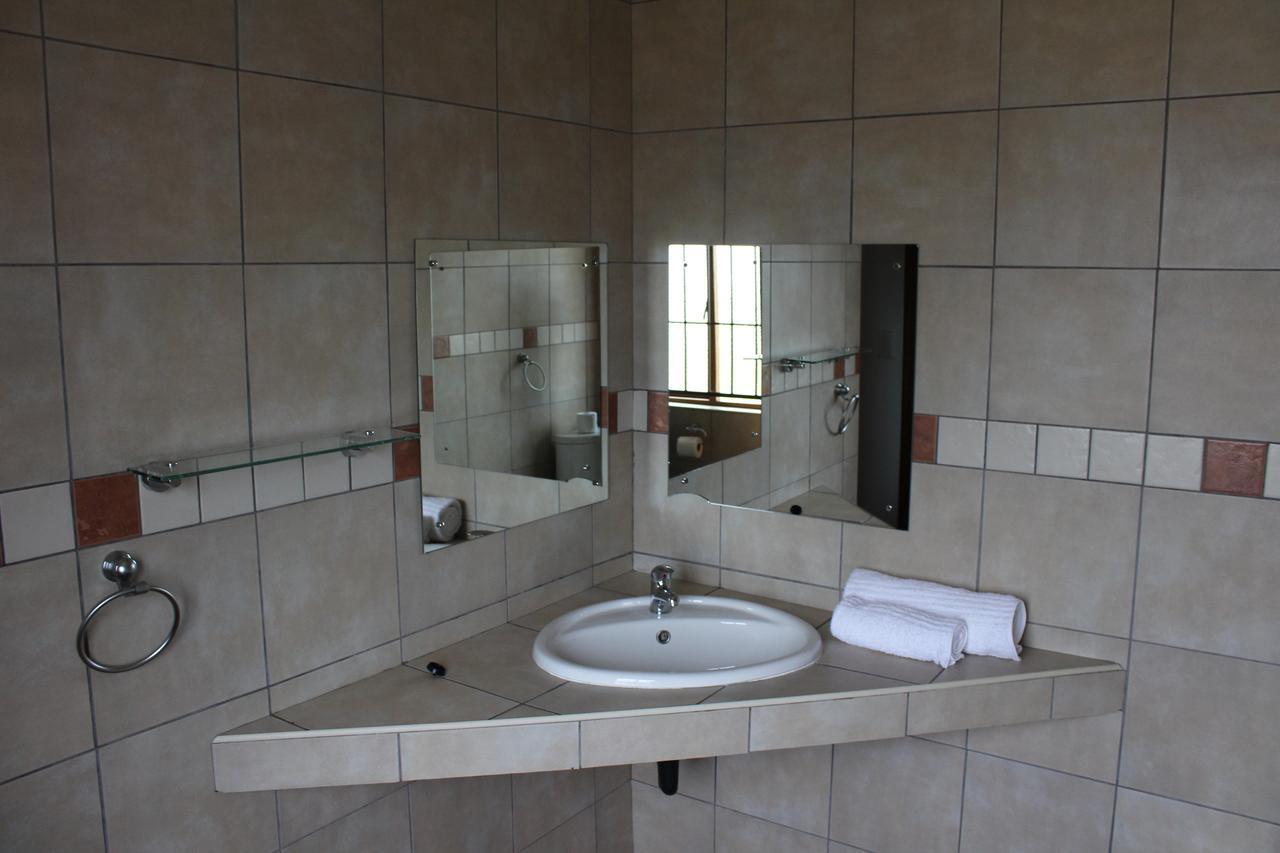 Bottom Of Boden Hotel Benoni Bagian luar foto